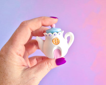 Teapot Cottage Clicker [Loot Drop #01]