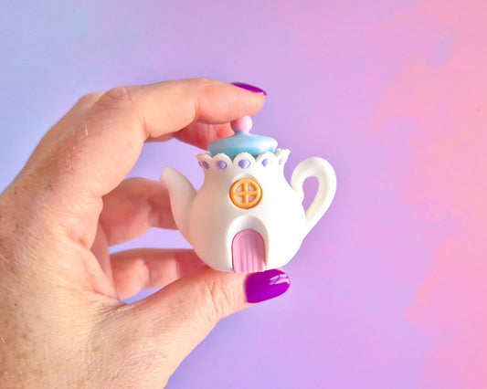 Teapot Cottage Clicker [Loot Drop #01]