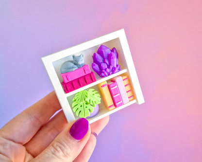 Mini Bookshelf Clicker [Romance]