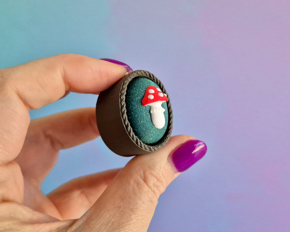 Fantasy Cameo Clicker [Toadstool]