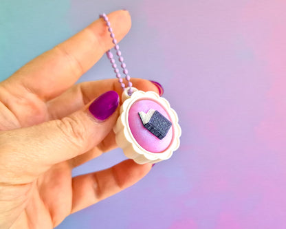 Fantasy Cameo Clicker [Book]
