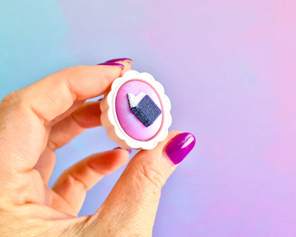 Fantasy Cameo Clicker [Book]
