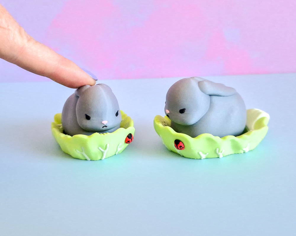 Bunny on a Leaf Clicker [Grey]