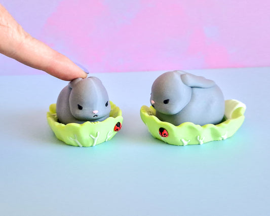 Bunny on a Leaf Clicker [Grey]