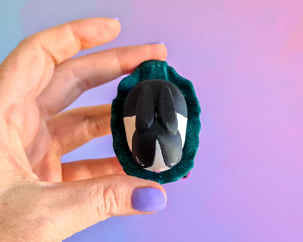 Bunny on a Leaf Clicker [Black]