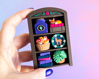 Bookshelf Clicker [Cottage Woods]