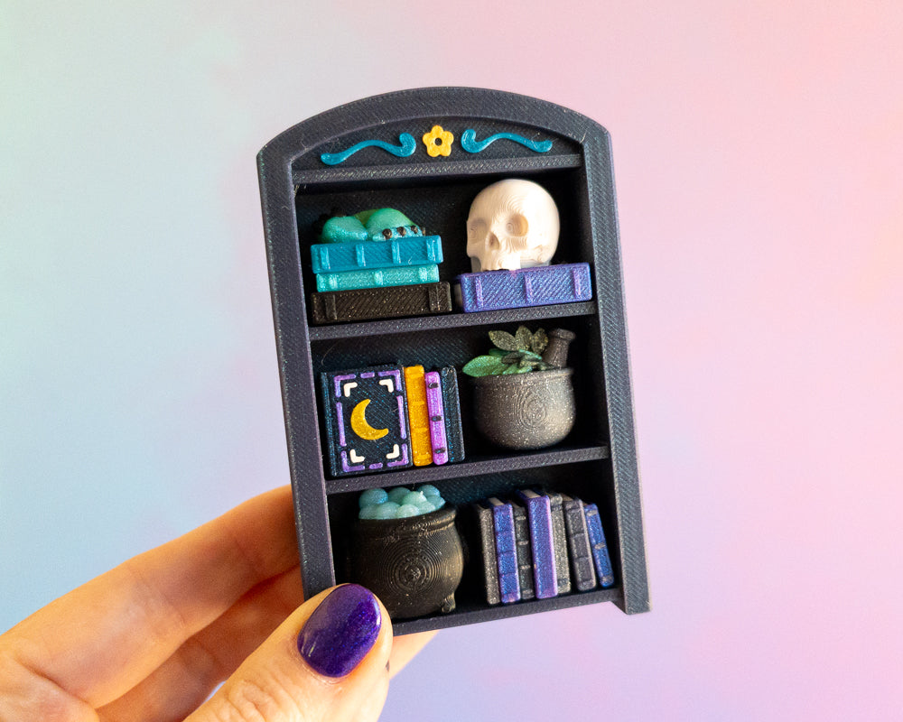 Bookshelf Clicker [Cottage Dark]
