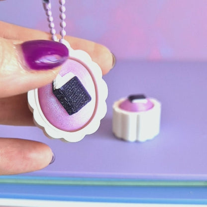 Fantasy Cameo Clicker [Book]