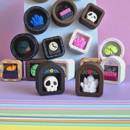 Book Nook Clickers [Cottage]